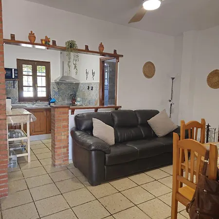 Mi Nina Lola Tatil Evi Fuengirola