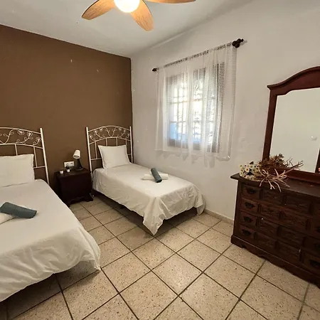 Mi Nina Lola Nyaraló